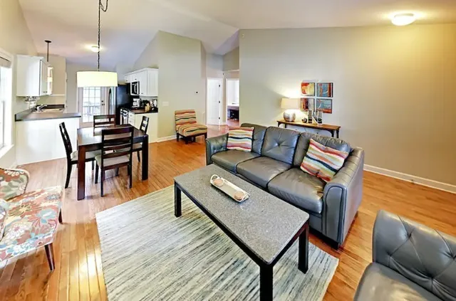 $2,595 | 508 South 13th Street, Nashville, TN 37206