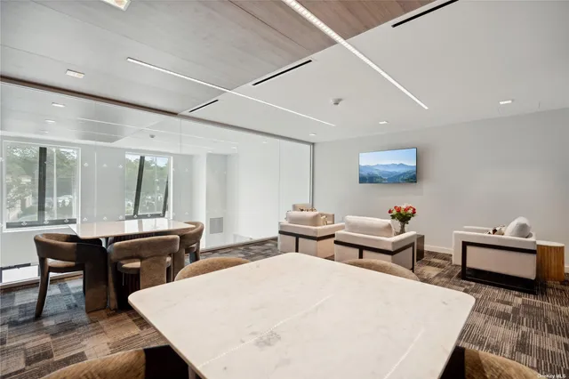 $1,791,900 | 218 Middle Neck Road, Unit 111, Great Neck, NY 11021