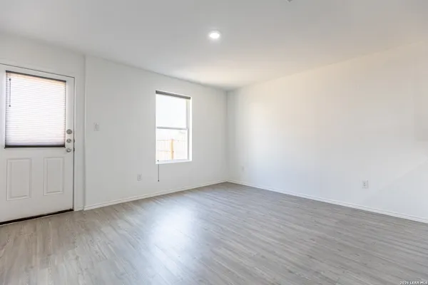 $1,499 | 7606 Chancery Gate, San Antonio, TX 78253