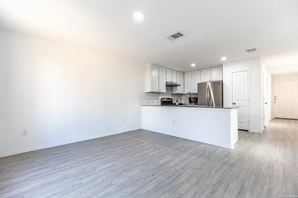 $1,499 | 7606 Chancery Gate, San Antonio, TX 78253