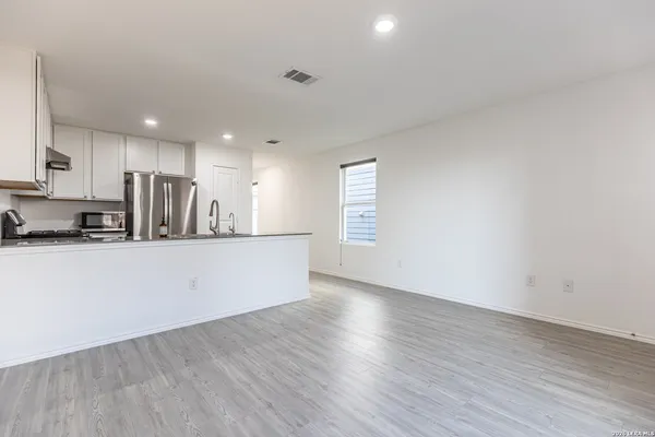 $1,499 | 7606 Chancery Gate, San Antonio, TX 78253