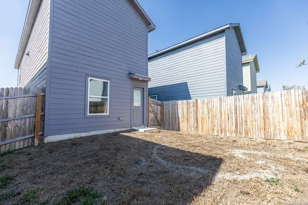 $1,499 | 7606 Chancery Gate, San Antonio, TX 78253