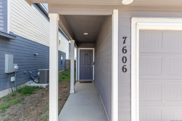 $1,499 | 7606 Chancery Gate, San Antonio, TX 78253