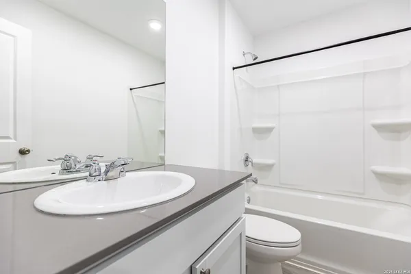 $1,499 | 7606 Chancery Gate, San Antonio, TX 78253