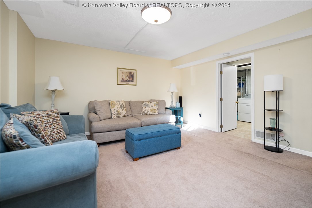 705 Castlegate Road South Charleston, WV 25303 - Photo 21 of 30 Gallery Image 21