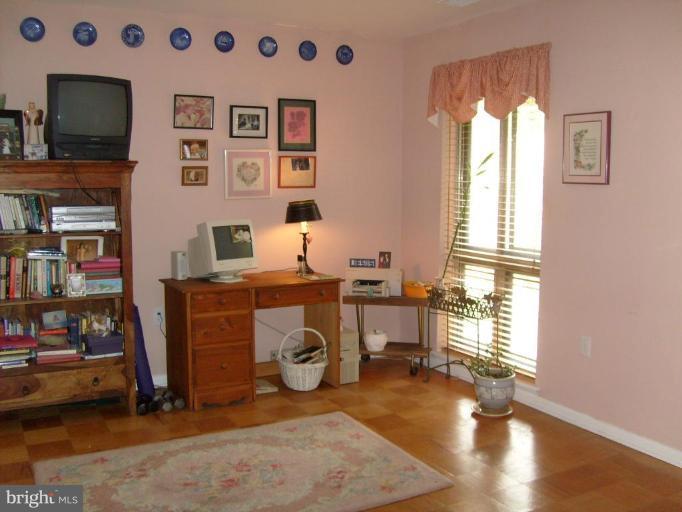 3 Hamill Road, Unit 3E Baltimore, MD 21210 - Photo 12 of 13 Bedroom #2