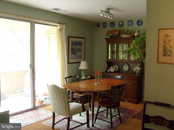 3 Hamill Road, Unit 3E Baltimore, MD 21210 - Photo 13 of 13 Dining Area