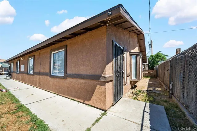 $425,000 | 326 Beardsley Avenue, Bakersfield, CA 93308