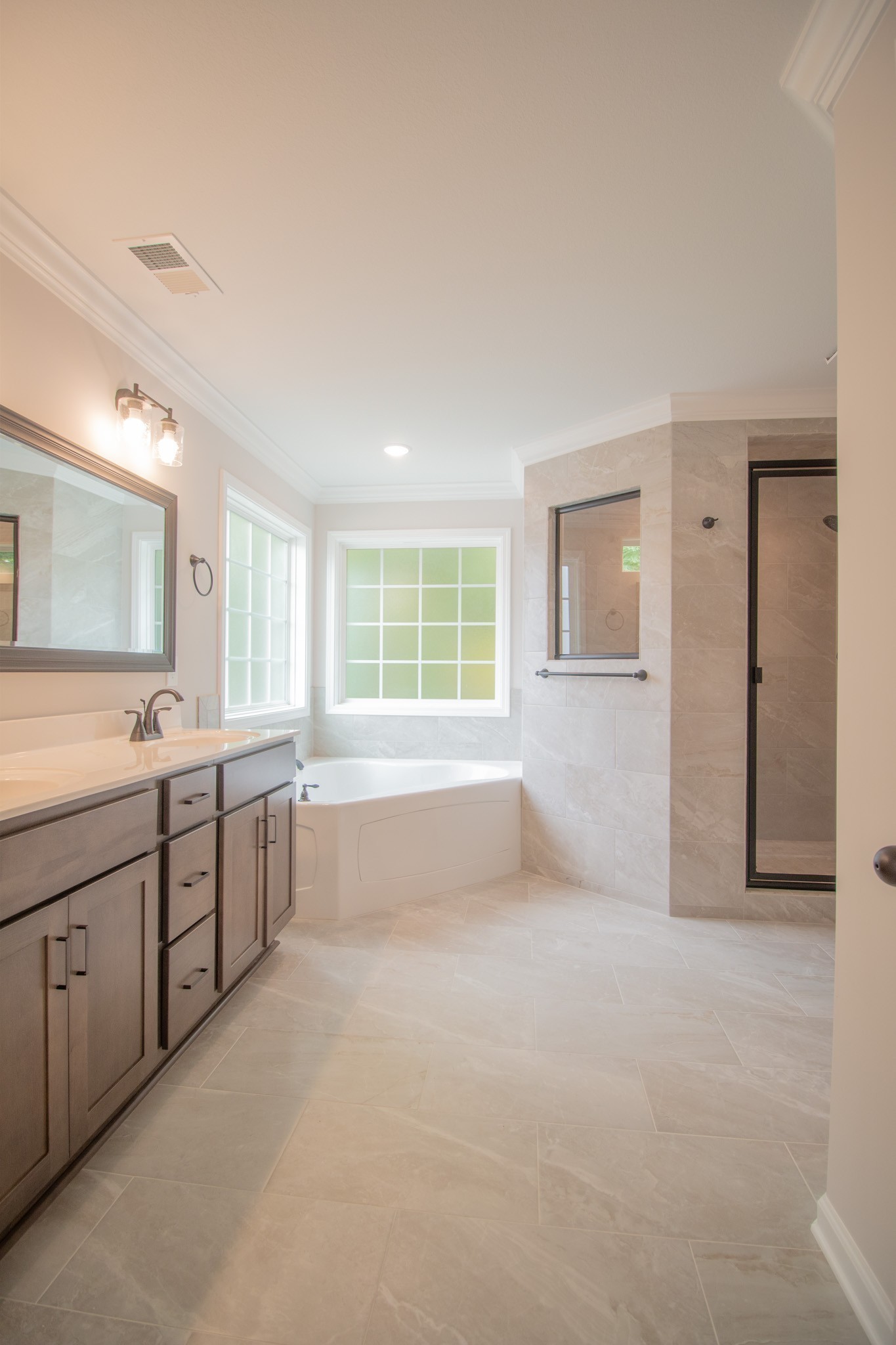 288 Timber Springs Clarksville, TN 37042 - Photo 15 of 25 a spacious bathroom with a tub sink and mirror