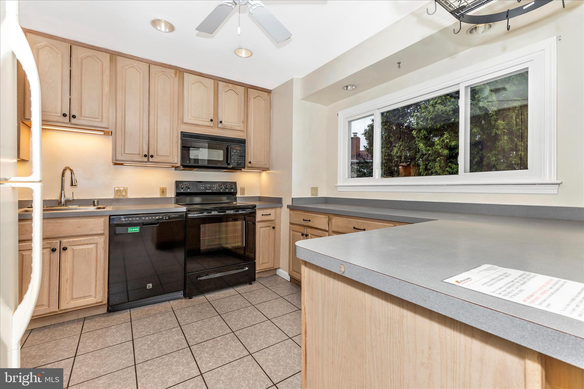 12929 Valleywood Drive Silver Spring, MD 20906 - Photo 14 of 54 Kitchen
