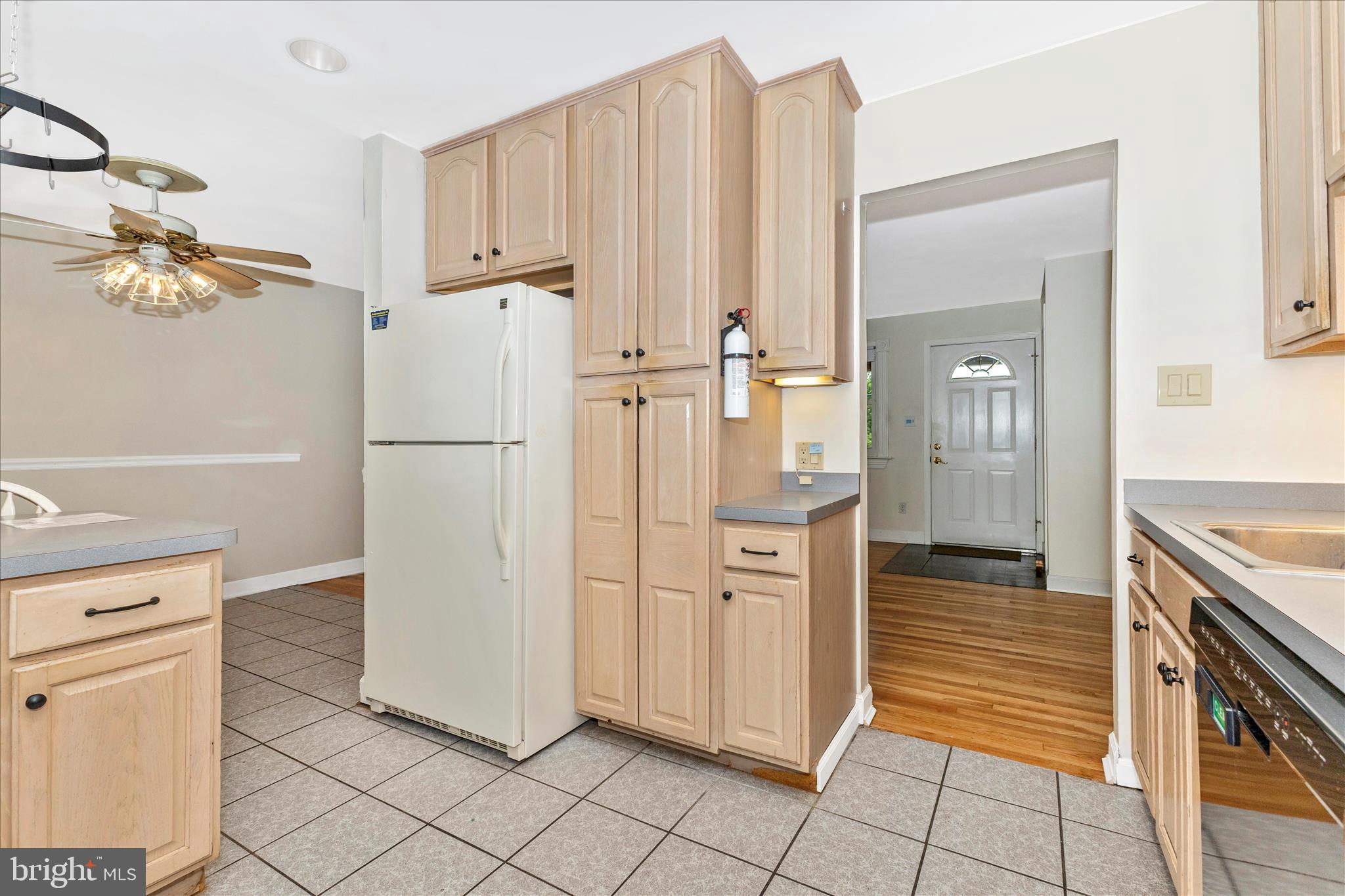 12929 Valleywood Drive Silver Spring, MD 20906 - Photo 16 of 54 Kitchen