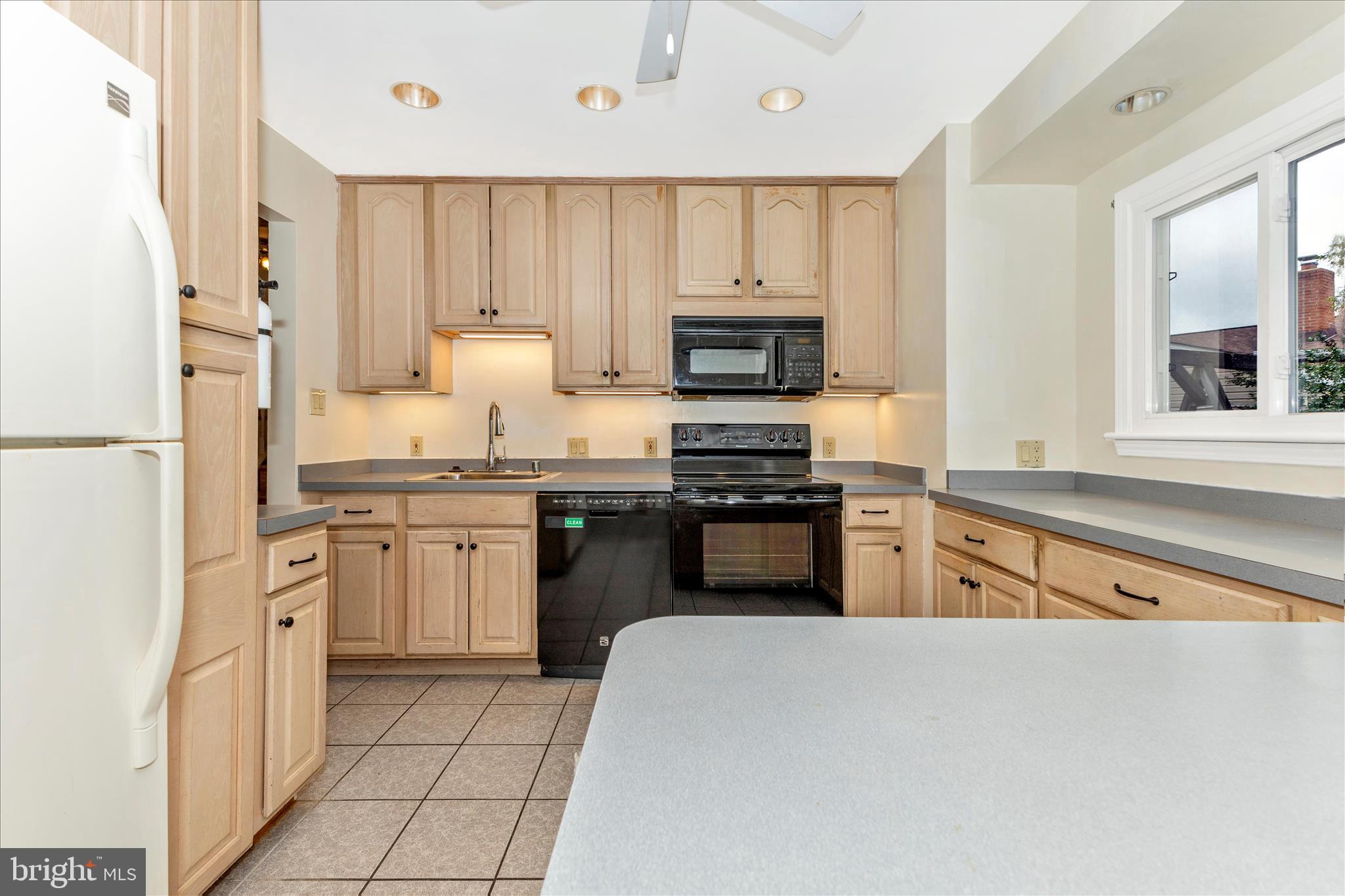 12929 Valleywood Drive Silver Spring, MD 20906 - Photo 18 of 54 Kitchen