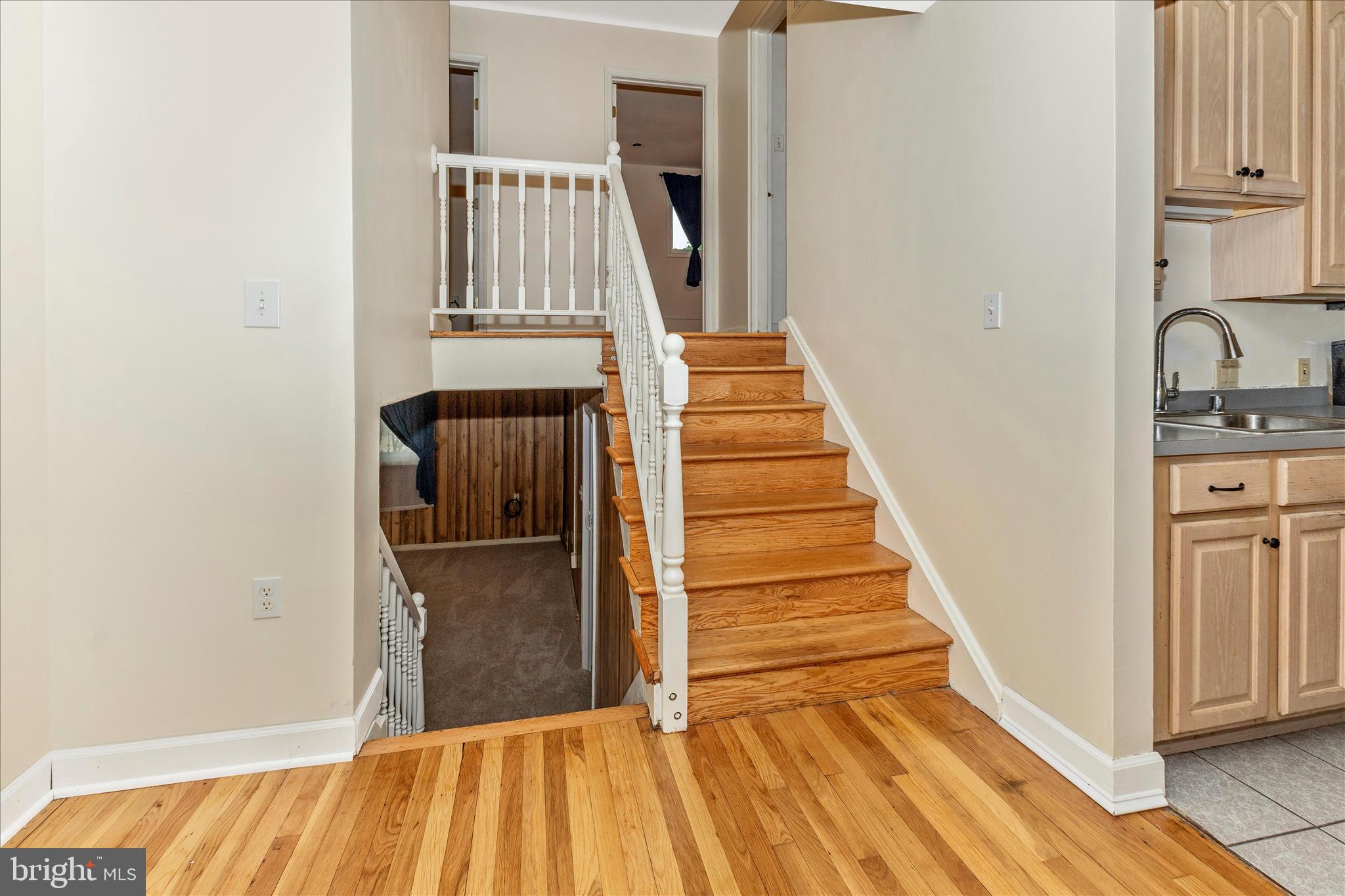 12929 Valleywood Drive Silver Spring, MD 20906 - Photo 19 of 54 Staircase