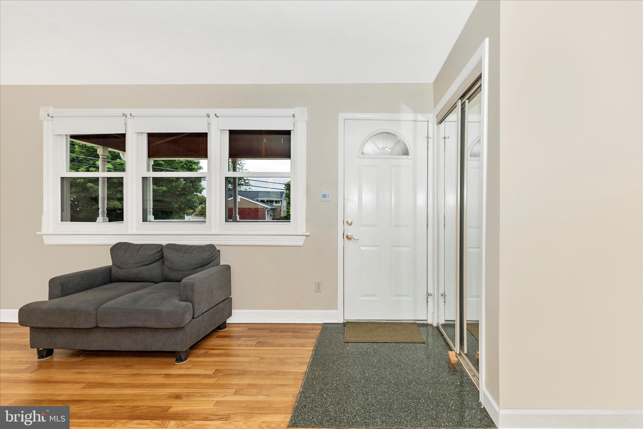 12929 Valleywood Drive Silver Spring, MD 20906 - Photo 3 of 54 Foyer