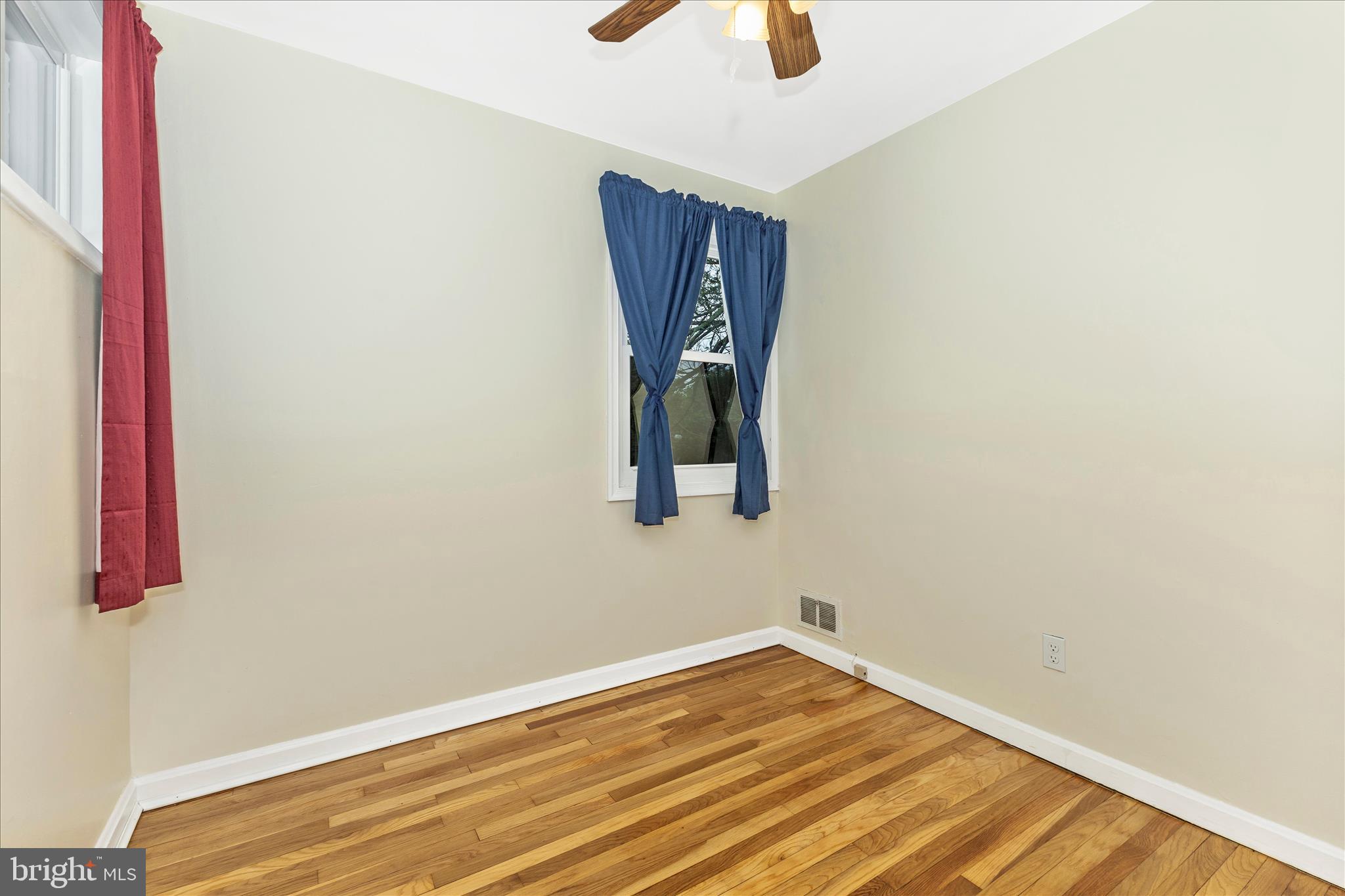 12929 Valleywood Drive Silver Spring, MD 20906 - Photo 31 of 54 Bedroom 3