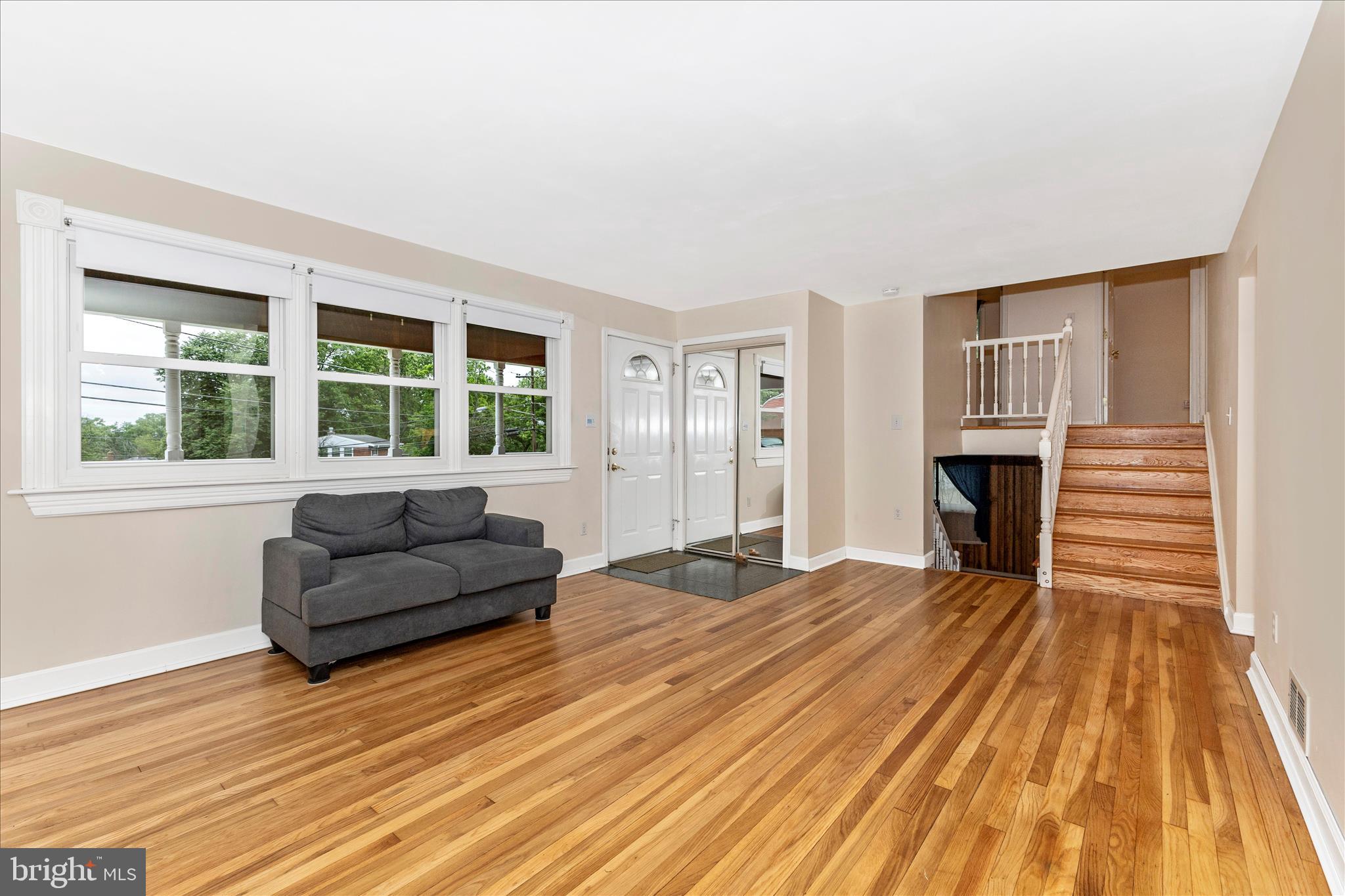 12929 Valleywood Drive Silver Spring, MD 20906 - Photo 7 of 54 Living Room