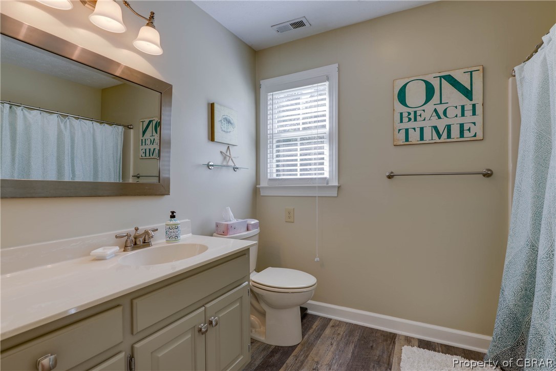 65 Thurston Road Mathews, VA 23109 - Photo 40 of 47 Full hall bath