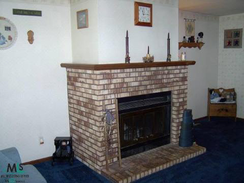 224 Riverside Drive Mount Clemens, MI 48043 - Photo 2 of 9 525799-1.JPG