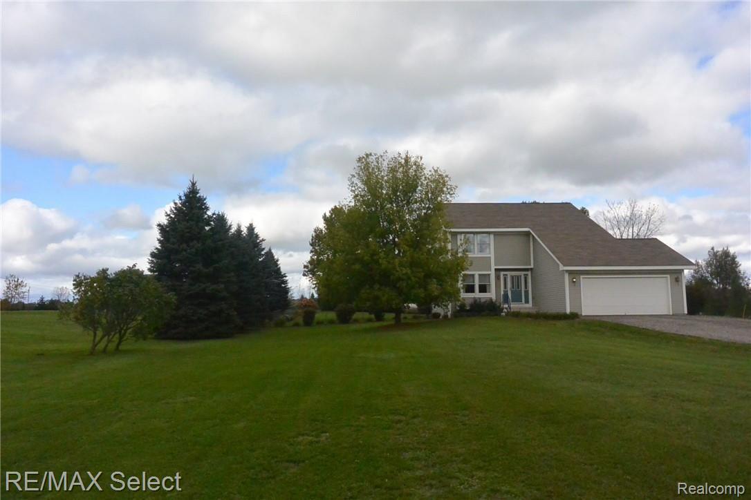 7361 Burpee Road Grand Blanc, MI 48439 - Photo 2 of 37 DSC_2611.JPG