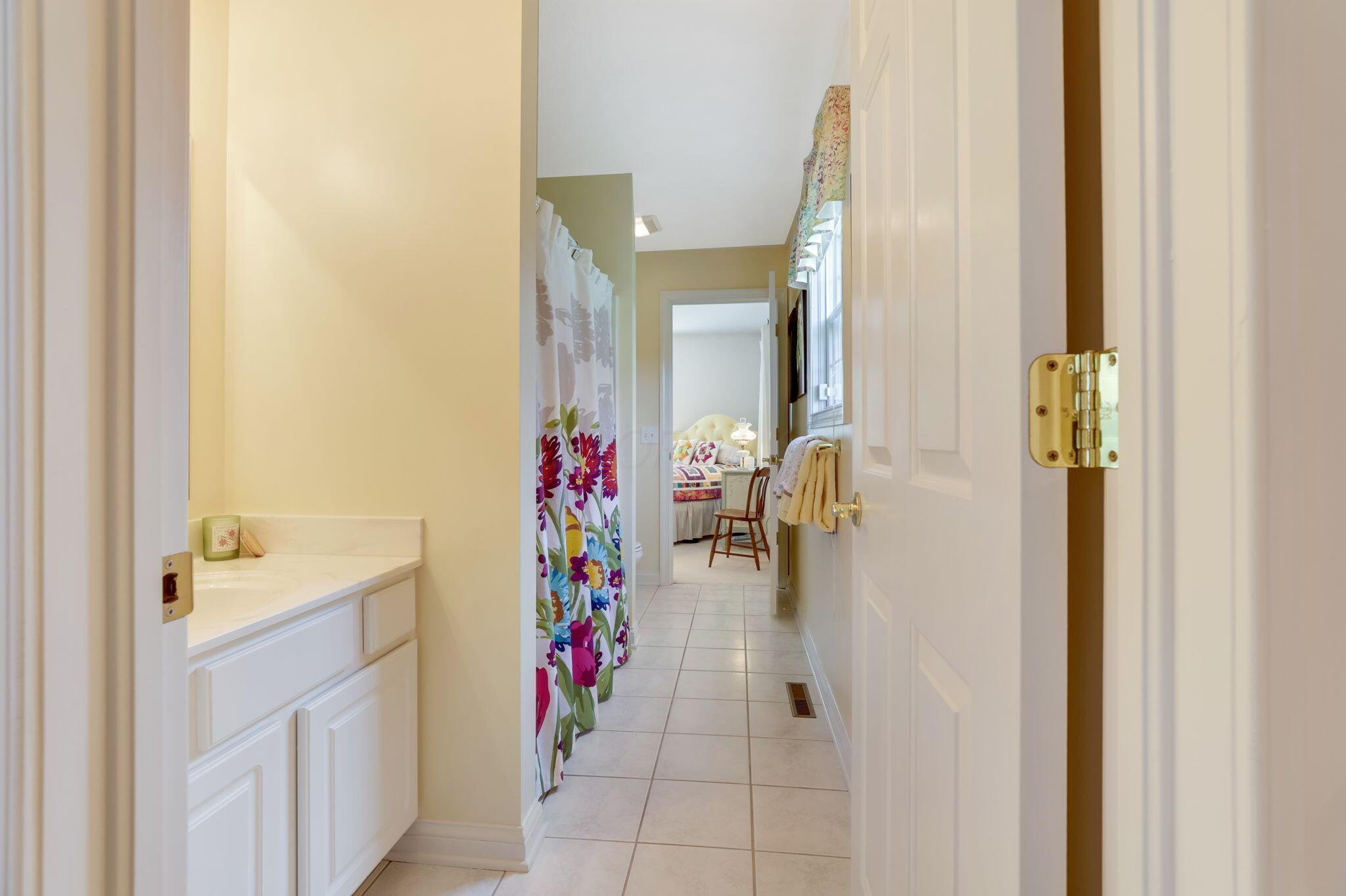 4609 Refugee Road Baltimore, OH 43105 - Photo 40 of 94 Jack N Jill Bathroom #1