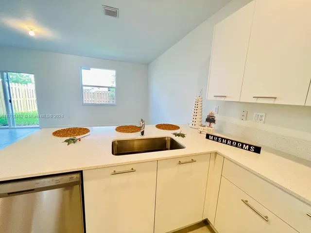 $3,500 | 12628 Northwest 23rd Place, Unit 12628, Miami, FL 33167