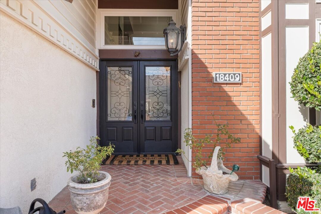 18409 Hampton Court Porter Ranch, CA 91326 - Photo 5 of 52