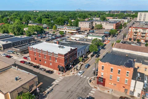$350,000 | 2030 Mainstreet, Hopkins, MN 55343