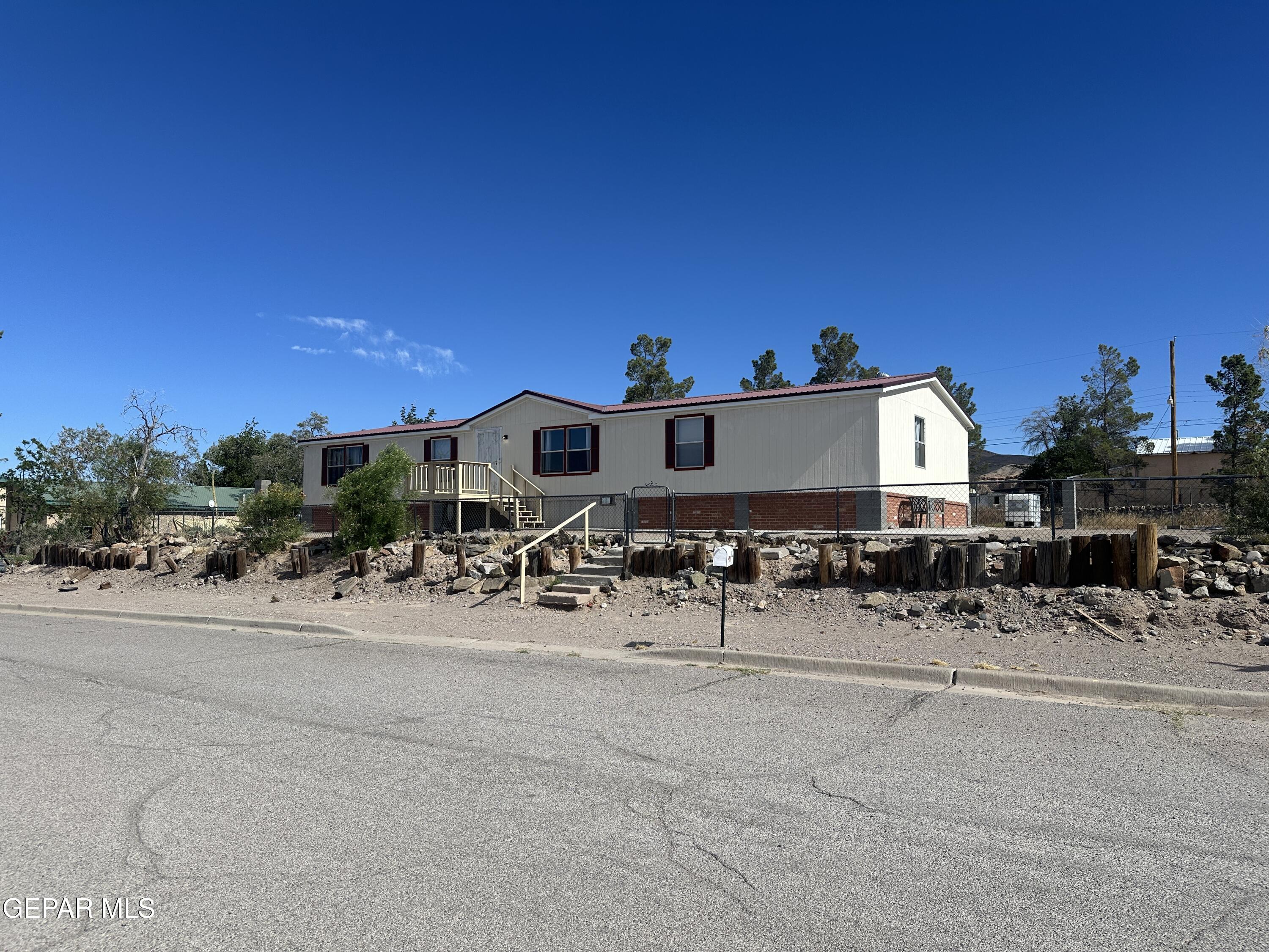2901 Cook Street Truth Or Consequences, NM 87901 - Photo 27 of 28 a view of a house with a patio