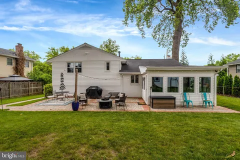 $775,000 | 7505 Hogarth Street, Springfield, VA 22151