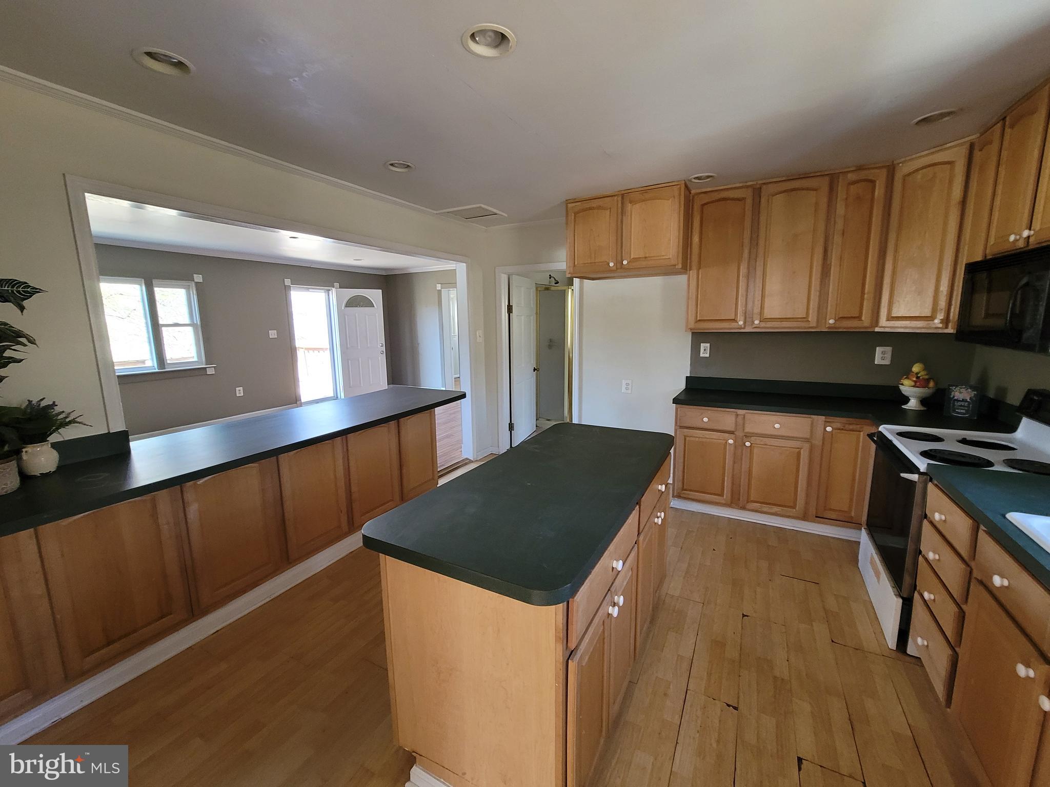 25131 Old Hundred Road Dickerson, MD 20842 - Photo 6 of 22 Gallery Image 6