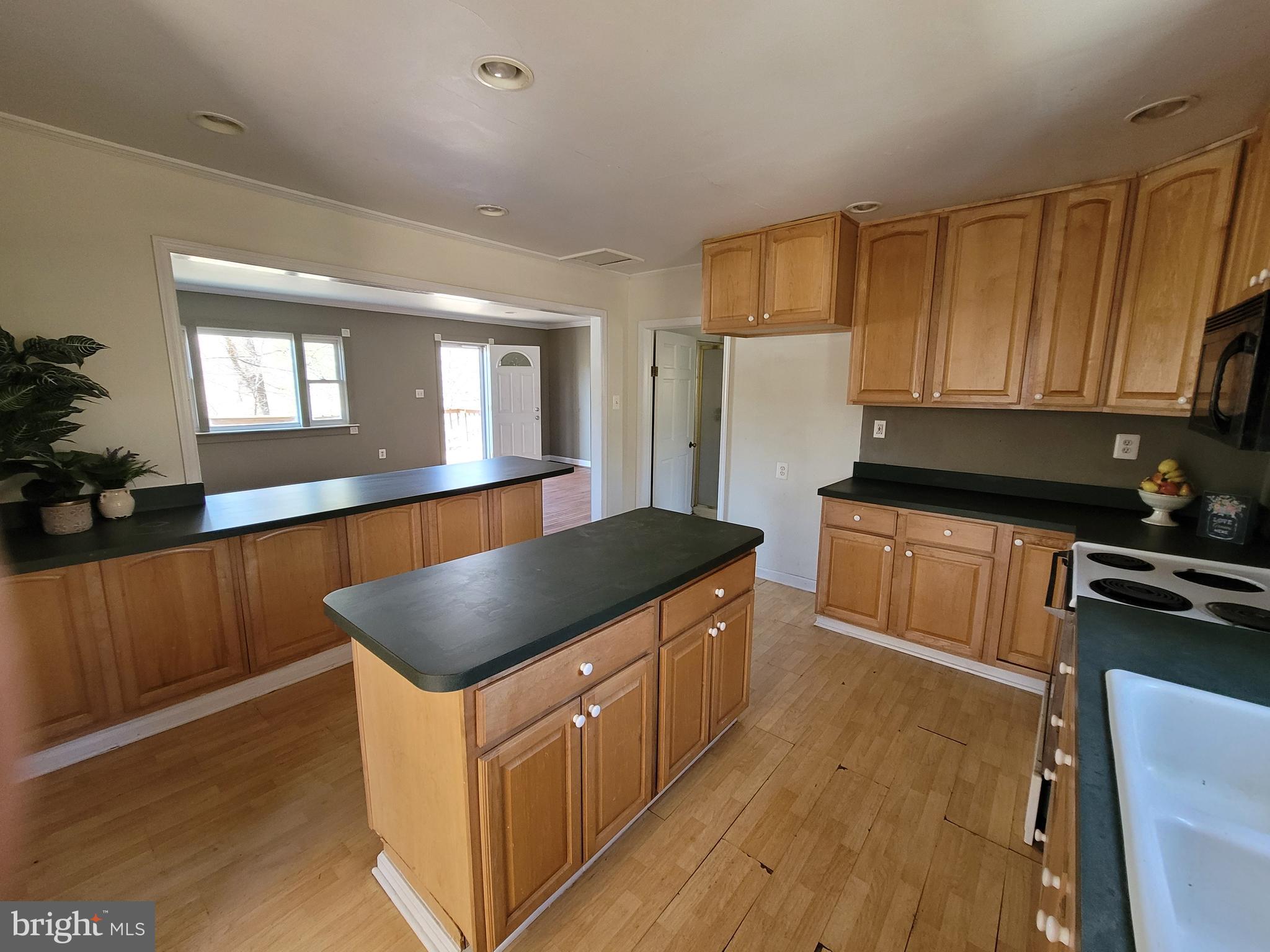 25131 Old Hundred Road Dickerson, MD 20842 - Photo 7 of 22 Gallery Image 7