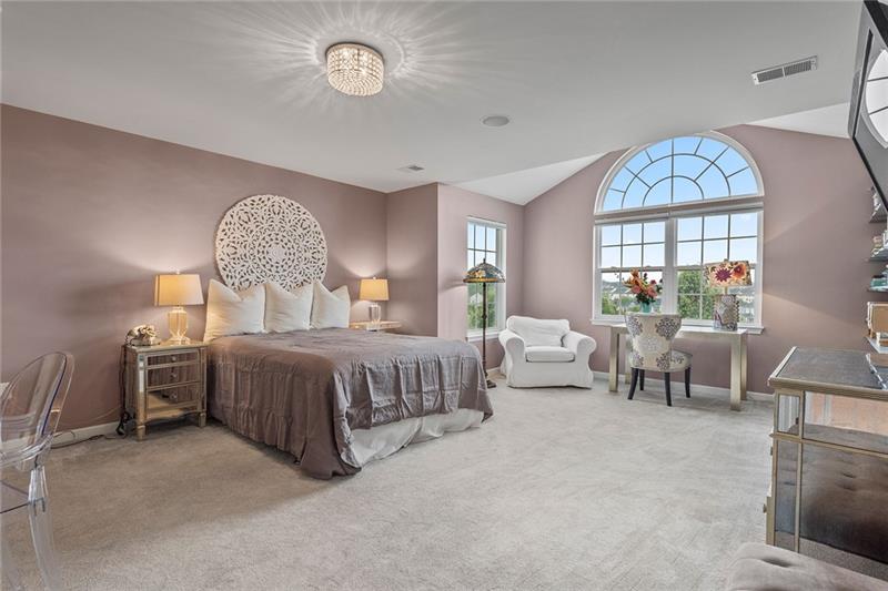 226 Cobblestone Drive Pittsburgh, PA 15237 - Photo 12 of 25 Master bedroom