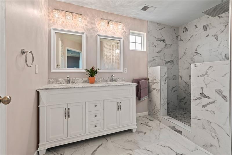 226 Cobblestone Drive Pittsburgh, PA 15237 - Photo 14 of 25 En suite Master bath