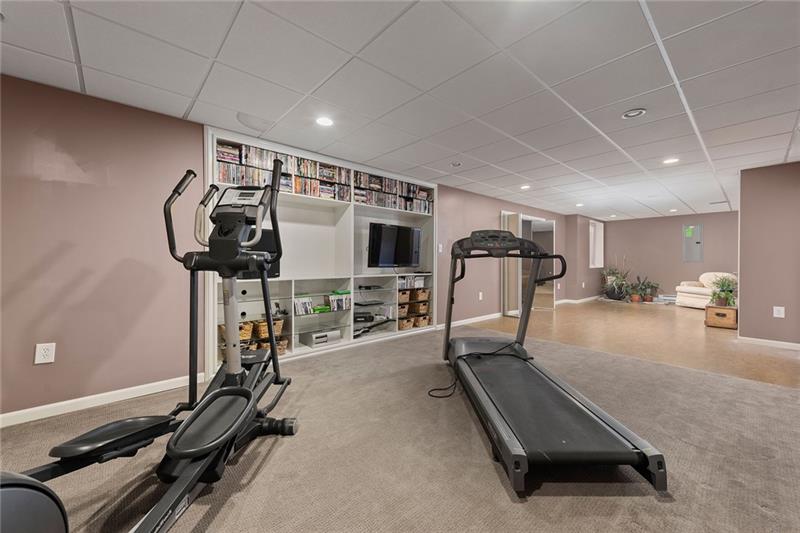 226 Cobblestone Drive Pittsburgh, PA 15237 - Photo 19 of 25 Game room