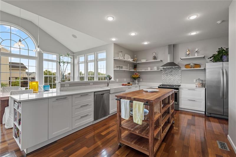 226 Cobblestone Drive Pittsburgh, PA 15237 - Photo 8 of 25 Kitchen