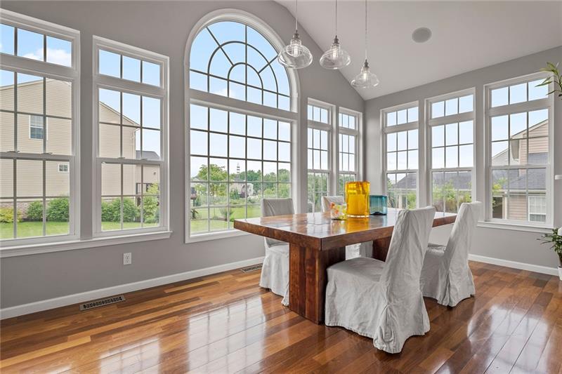 226 Cobblestone Drive Pittsburgh, PA 15237 - Photo 9 of 25 Breakfast room