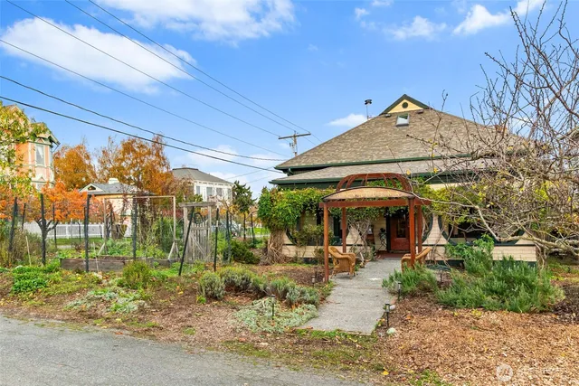 a view of outdoor space yard and patio