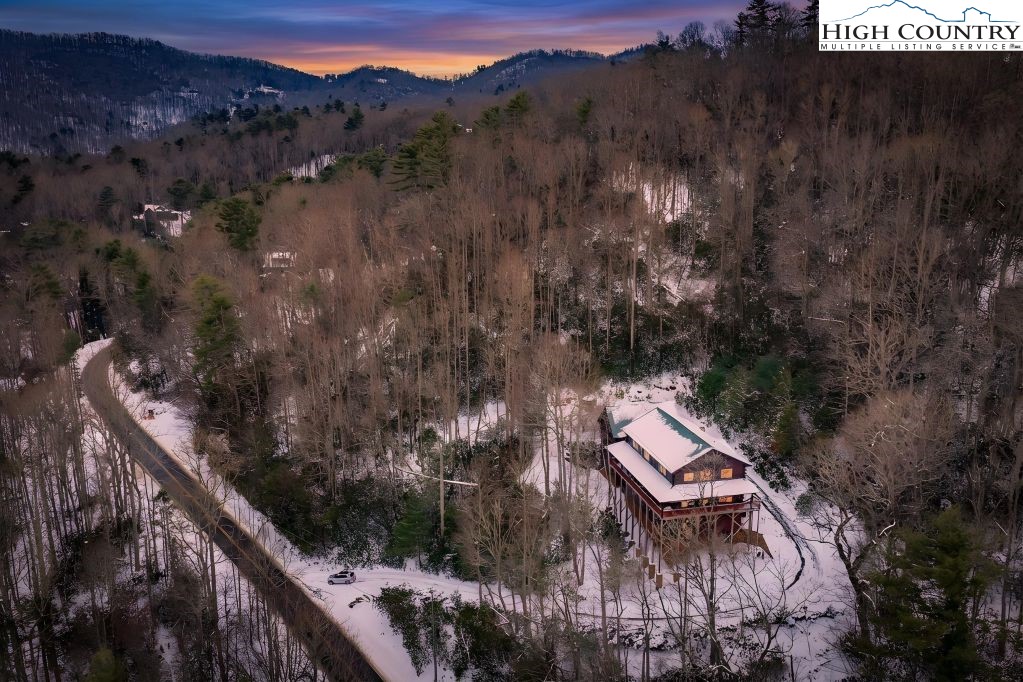 1709 Broadstone Road Banner Elk, NC 28604 - Photo 4 of 46 Gallery Image 4
