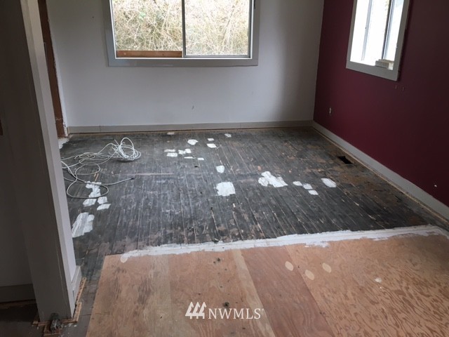1177 Northeast Paulson Road Poulsbo, WA 98370 - Photo 5 of 13 Gallery Image 5