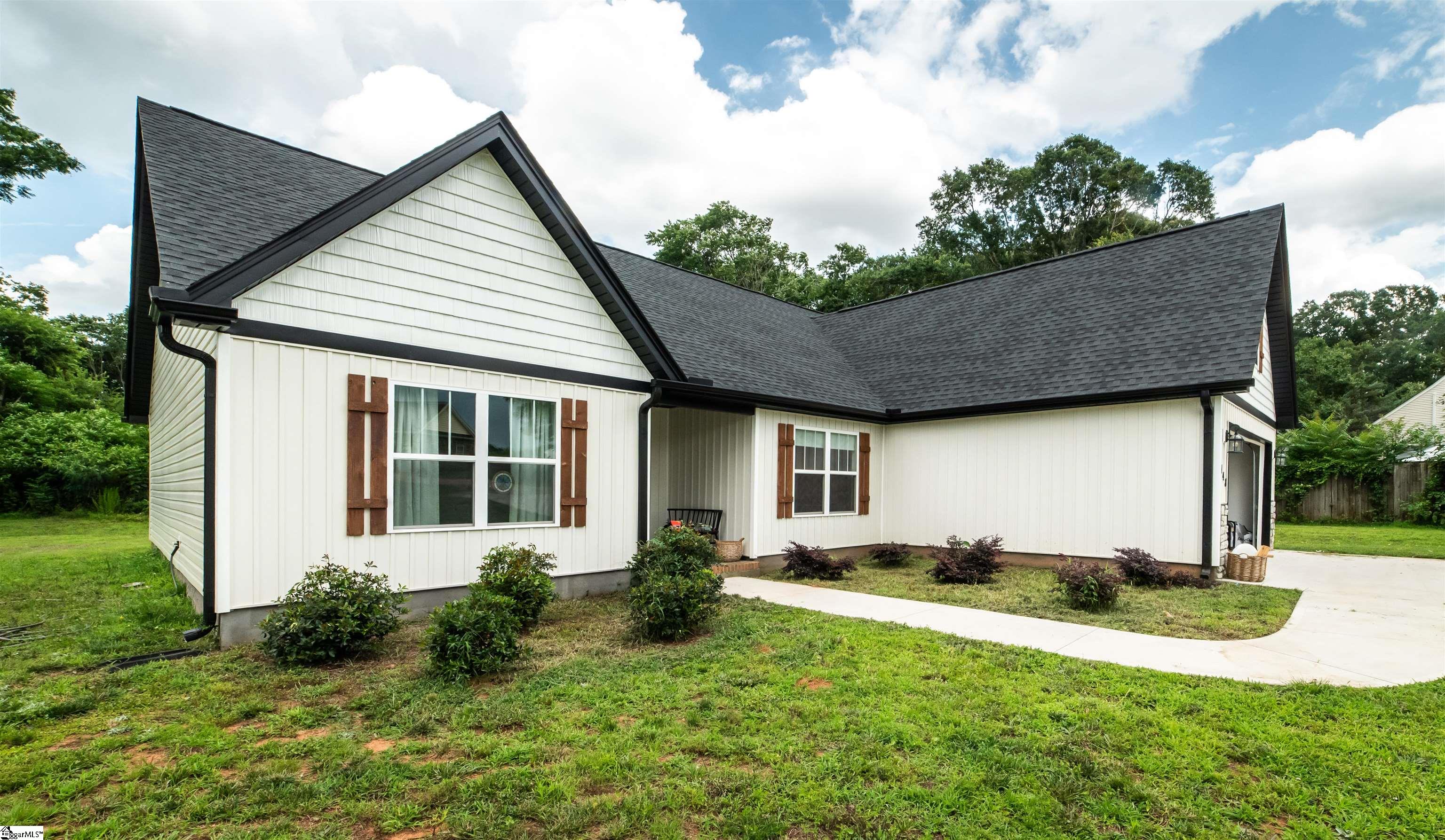 148 Hurst Avenue Anderson, SC 29625 - Photo 2 of 29