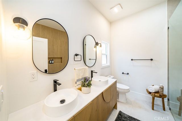 $1,465,000 | 3434 South Redondo Boulevard, Los Angeles, CA 90016