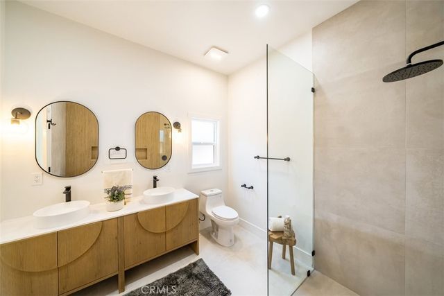 $1,465,000 | 3434 South Redondo Boulevard, Los Angeles, CA 90016