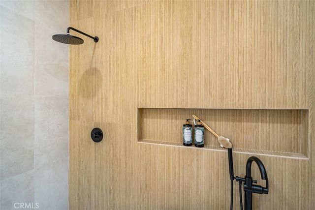 $1,465,000 | 3434 South Redondo Boulevard, Los Angeles, CA 90016