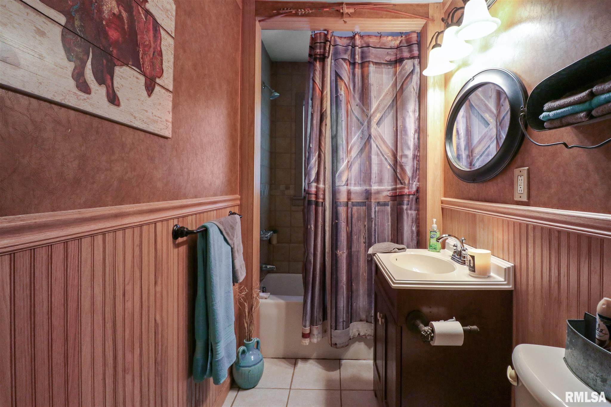 8115 North Kickapoo-Edwards Road Edwards, IL 61528 - Photo 15 of 30 Gallery Image 15