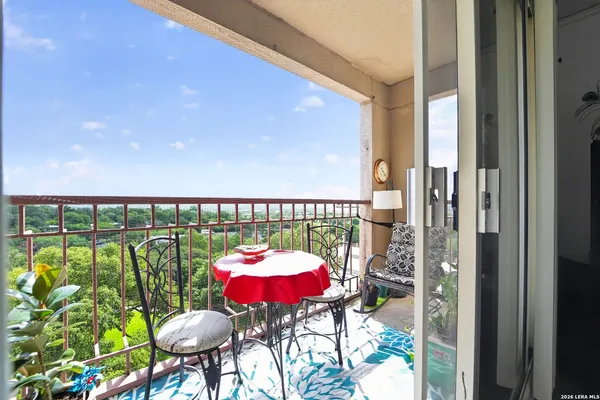 $82,500 | 1 Towers Park Lane, Unit 701, San Antonio, TX 78209