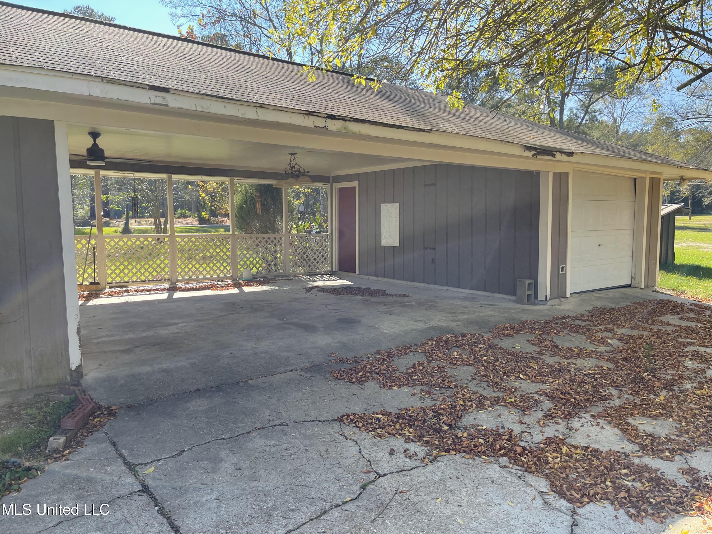 301 Lake Heather Road Brandon, MS 39047 - Photo 13 of 17 Garage & Carport