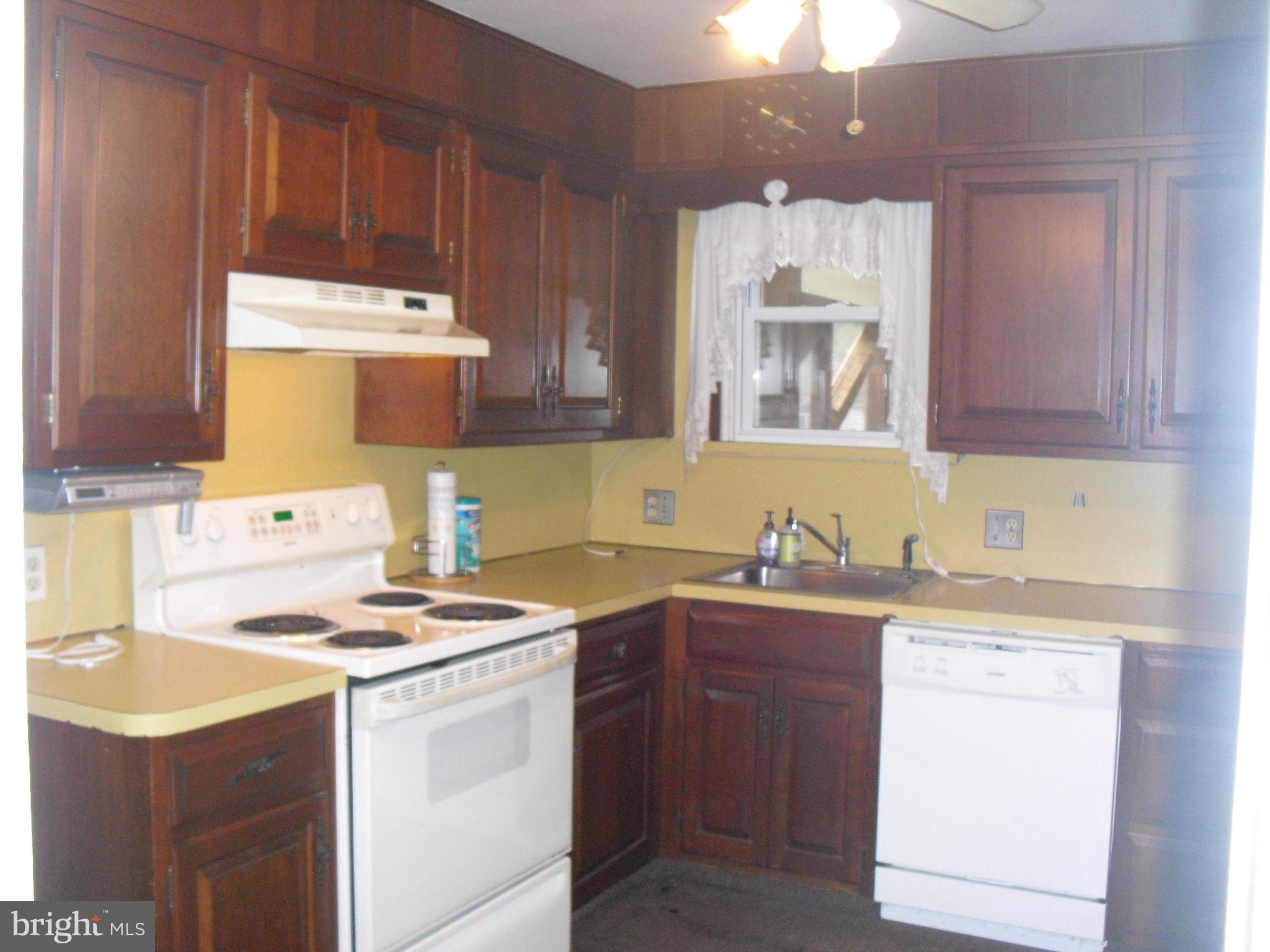 2828 Springfield Road Broomall, PA 19008 - Photo 3 of 6 Gallery Image 3