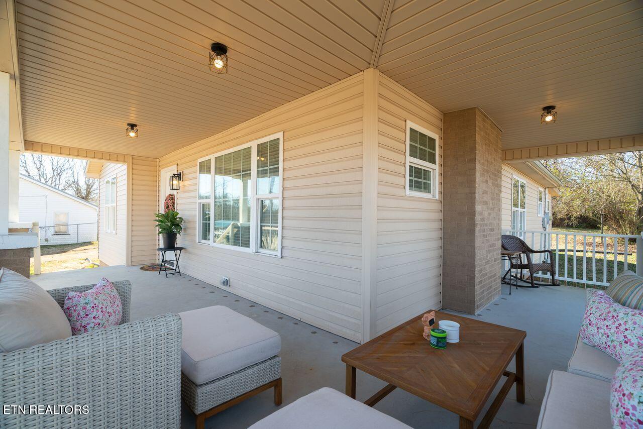 404 Locust Street Morristown, TN 37813 - Photo 3 of 16 5