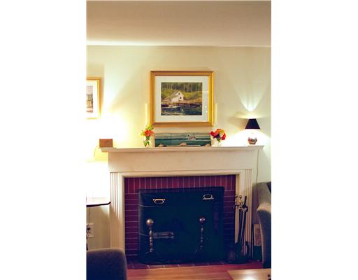 23 Beech Tree Road East Providence, RI 02916 - Photo 18 of 19 Living Room.