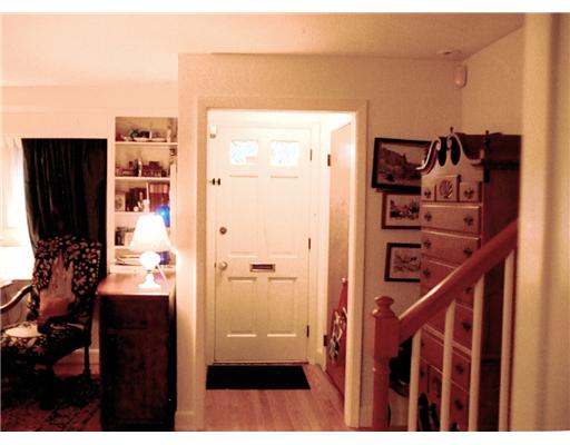 23 Beech Tree Road East Providence, RI 02916 - Photo 6 of 19 Entry.
